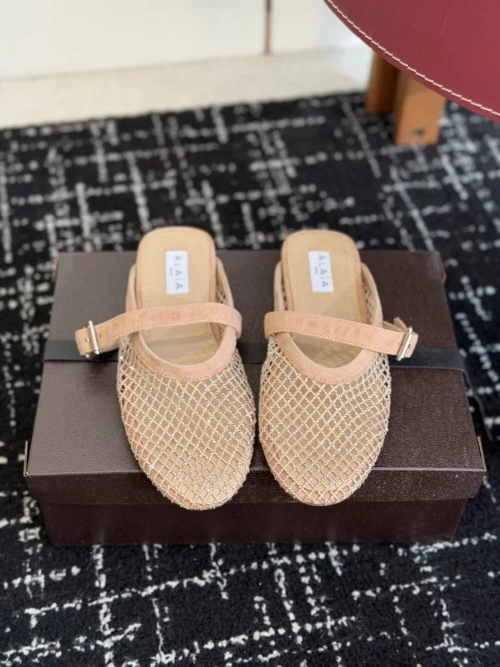 ALAÏA style Elegant Woven Flat Mules